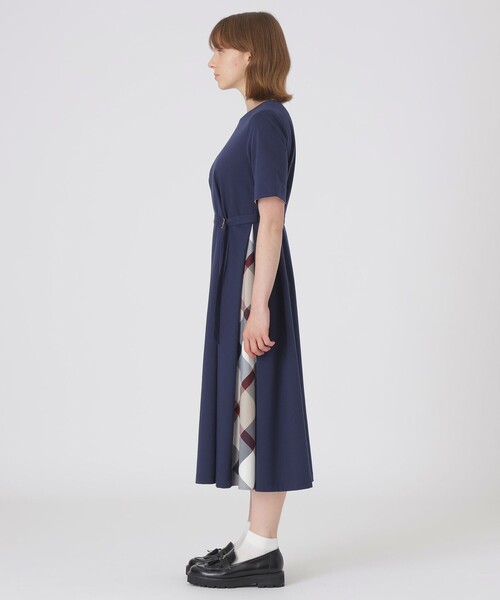 BLUE LABEL CRESTBRIDGE(ブルーレーベルクレストブリッジ)の「【一部店舗限定】シルケットポンチドレス(ワンピース・レディース・ブラック/ネイビー・40/38/36)」の11枚目の写真