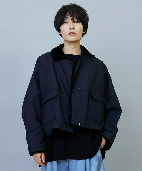 feerique（フィーリック）の「MOGA　クロップドジャケットコート（その他アウター・レディース・ブラック/チャコールグレー・2）」の2枚目の写真