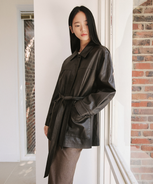 LEFTSEOUL（レフトソウル）の「シンセティックレザー ベルト付きハーフジャケット [ダークブラウン]（ライダースジャケット・レディース・ダークブラウン・FREE）」の2枚目の写真