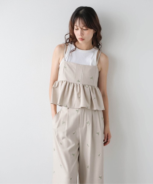 AMELY（エミリー）の「選べる2TYPE 小花柄 刺繍 セットアップ（セットアップ・レディース・ブラック系その他/ブラック/ベージュ/グレー系その他/ベージュ系その他/グレー・M/L）」の9枚目の写真