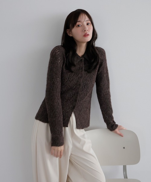 AMUU. PRECIEUSE(アムープレシューズ)の「透かし編みシャギーポロニットカーデ(ニット/セーター・レディース・ブラウン/ブラック/アイボリー・FREE)」の3枚目の写真