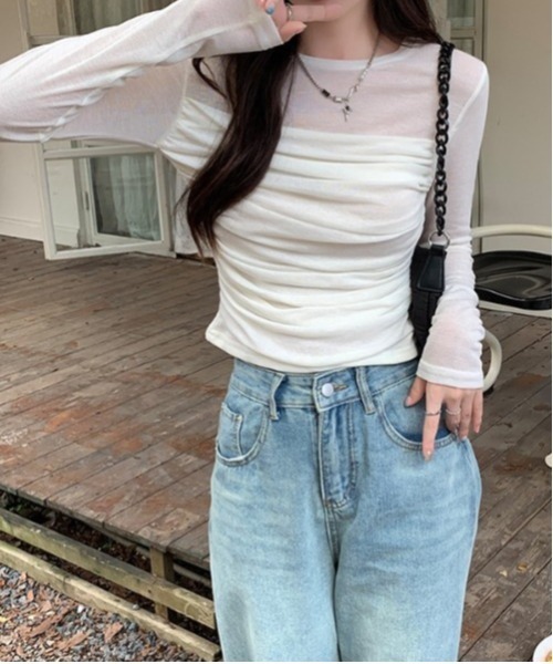 Vini(ヴィニ)の「デコルテシアーギャザータイトカットソー(Tシャツ/カットソー・レディース・ホワイト・MEDIUM)」の3枚目の写真