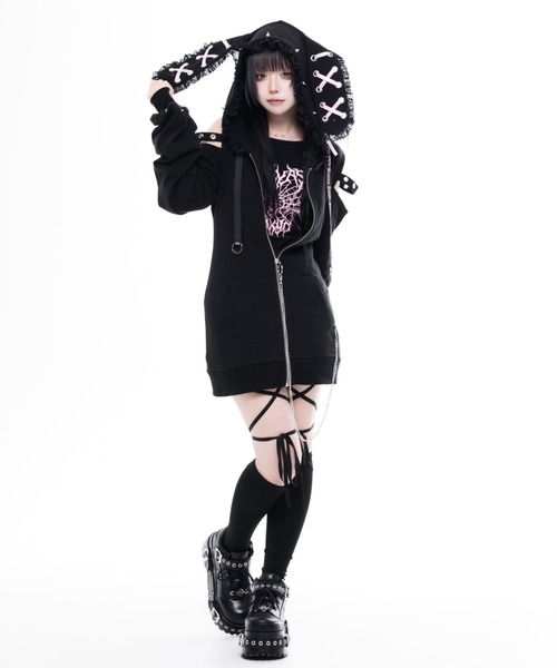 TRAVAS TOKYO(トラバス トウキョウ)の「『TRAVAS TOKYO/トラバス トーキョー』うさ耳肩あきZIPフーディー/ジップパーカー(パーカー・レディース・ブラック×ピンク/ブラック・M/L)」の3枚目の写真