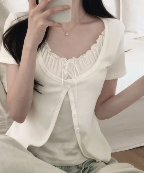 VIVID LADY(ビビッドレディー)の「フェイクレイヤード カーディガン風 プルオーバー半袖トップス(Tシャツ/カットソー・レディース・ライトブルー/グレー/ブラック/アイボリー・FREE)」の2枚目の写真