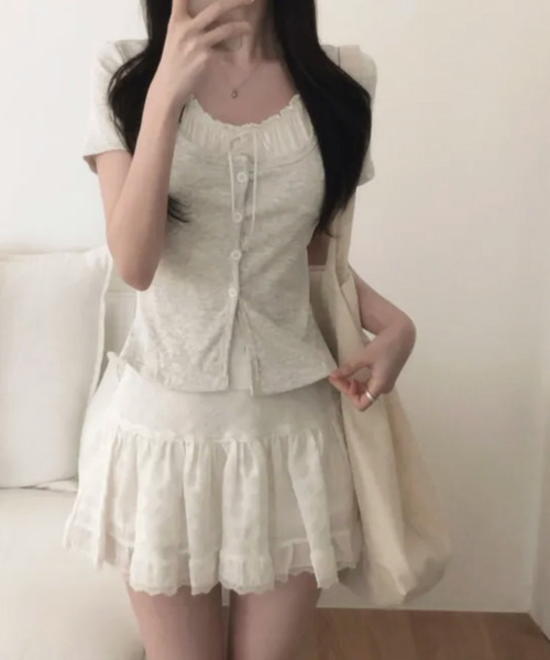 VIVID LADY(ビビッドレディー)の「フェイクレイヤード カーディガン風 プルオーバー半袖トップス(Tシャツ/カットソー・レディース・ライトブルー/グレー/ブラック/アイボリー・FREE)」の15枚目の写真
