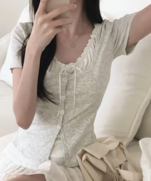 VIVID LADY(ビビッドレディー)の「フェイクレイヤード カーディガン風 プルオーバー半袖トップス(Tシャツ/カットソー・レディース・ライトブルー/グレー/ブラック/アイボリー・FREE)」の17枚目の写真