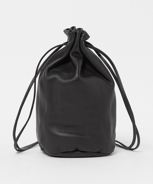 UNITED ARROWS(ユナイテッドアローズ)の「UNFINISHED LEATHER/アンフィニッシュドレザー 巾着ショルダーバッグ(ショルダーバッグ・メンズ・ブラック・FREE)」の3枚目の写真
