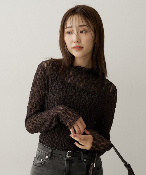 UNTITLED(アンタイトル)の「【重ね着レイヤード】レースハイネックトップス(Tシャツ/カットソー・レディース・ブラック/オフホワイト/ブラウン系その他・02/04/44/00/48)」の3枚目の写真