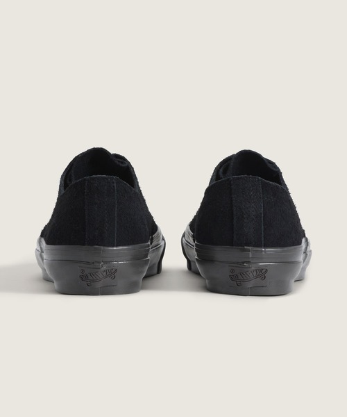 VANS（バンズ）の「VANS PREMIUM オーセンティック イーズ ヘアリースエード / LX Authentic Ease HAIRY SUEDE VN000EHFGBA1（スニーカー・メンズ・ブラック・13/12/11.5/11/10.5/10/9.5/9/8.5/8/7.5/7/6.5/6/5.5/5/4.5/4）」の4枚目の写真