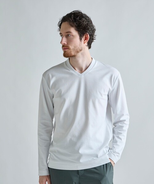 MEN'S BIGI（メンズビギ）の「アクティブテーラー シルケットスムース VネックロングTシャツ［シルケット加工/抗菌防臭/帯電防止］（Tシャツ/カットソー・メンズ・ホワイト/ブラック/グレー・01/02/03/04/05）」の22枚目の写真