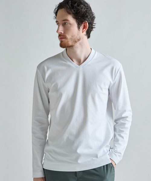 MEN'S BIGI（メンズビギ）の「アクティブテーラー シルケットスムース VネックロングTシャツ［シルケット加工/抗菌防臭/帯電防止］（Tシャツ/カットソー・メンズ・ホワイト/ブラック/グレー・01/02/03/04/05）」の2枚目の写真