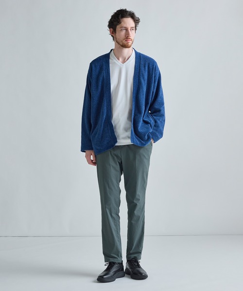 MEN'S BIGI（メンズビギ）の「アクティブテーラー シルケットスムース VネックロングTシャツ［シルケット加工/抗菌防臭/帯電防止］（Tシャツ/カットソー・メンズ・ホワイト/ブラック/グレー・01/02/03/04/05）」の8枚目の写真