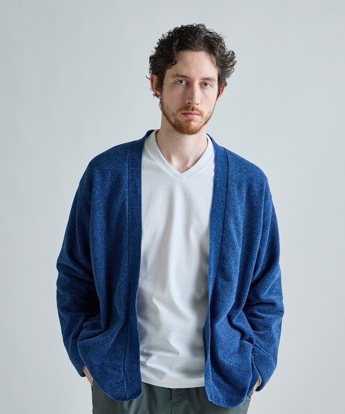 MEN'S BIGI（メンズビギ）の「アクティブテーラー シルケットスムース VネックロングTシャツ［シルケット加工/抗菌防臭/帯電防止］（Tシャツ/カットソー・メンズ・ホワイト/ブラック/グレー・01/02/03/04/05）」の7枚目の写真