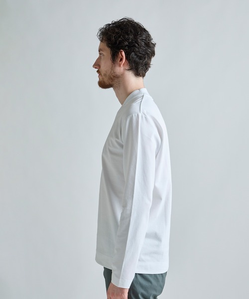 MEN'S BIGI（メンズビギ）の「アクティブテーラー シルケットスムース VネックロングTシャツ［シルケット加工/抗菌防臭/帯電防止］（Tシャツ/カットソー・メンズ・ホワイト/ブラック/グレー・01/02/03/04/05）」の4枚目の写真