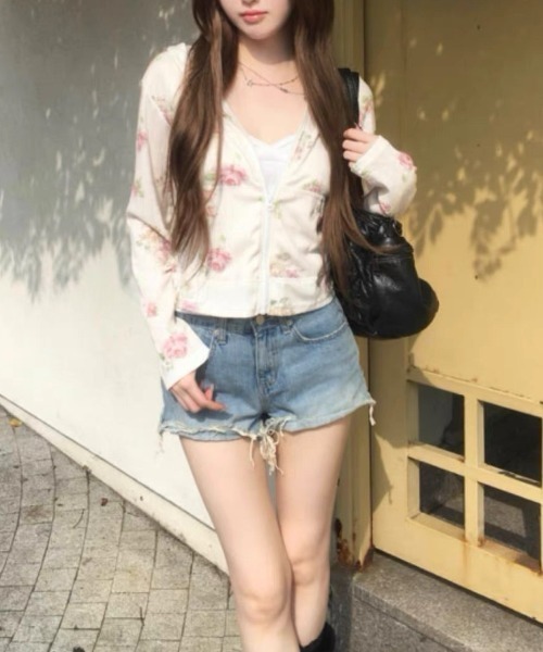 Vipoa（ヴィポア）の「Floral Pointelle Hoodie（パーカー・レディース・ホワイト系その他・FREE）」の17枚目の写真