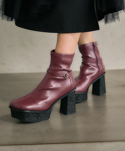 HARE（ハレ）の「ガラソールチャンキーブーツ(HARE)（ブーツ・レディース・ブラック/レッド/グレー・MEDIUM/LARGE/SMALL/X-LARGE）」の3枚目の写真