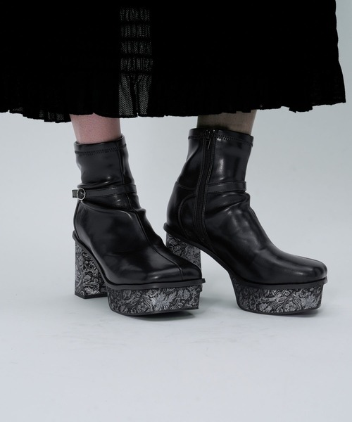 HARE（ハレ）の「ガラソールチャンキーブーツ(HARE)（ブーツ・レディース・ブラック/レッド/グレー・MEDIUM/LARGE/SMALL/X-LARGE）」の11枚目の写真