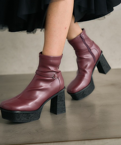 HARE（ハレ）の「ガラソールチャンキーブーツ(HARE)（ブーツ・レディース・ブラック/レッド/グレー・MEDIUM/LARGE/SMALL/X-LARGE）」の13枚目の写真