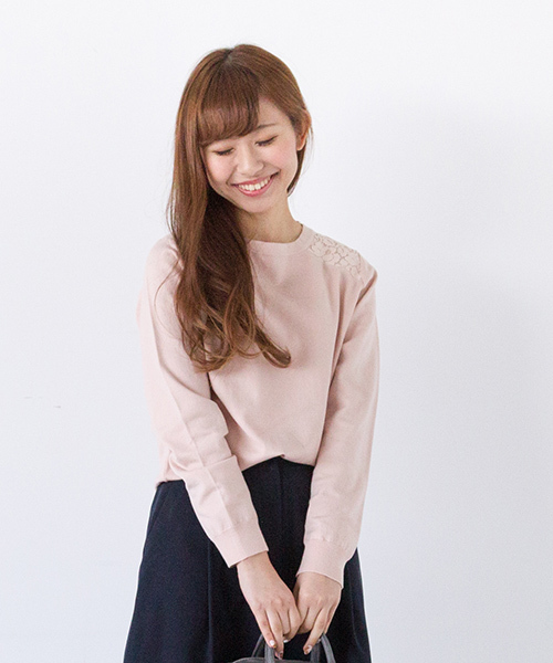 NATURAL BEAUTY BASIC(ナチュラルビューティーベーシック)の「ショルダーパネルレースニット(ニット/セーター・レディース・ホワイト系その他/ピンク/グレー・MEDIUM)」の1枚目の写真