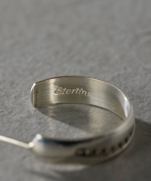 ear PAPILLONNER(イアパピヨネ)の「《スターリングシルバー使用》柄入りミニフープピアス(ピアス(両耳用)・レディース・シルバー系その他4・FREE)」の5枚目の写真