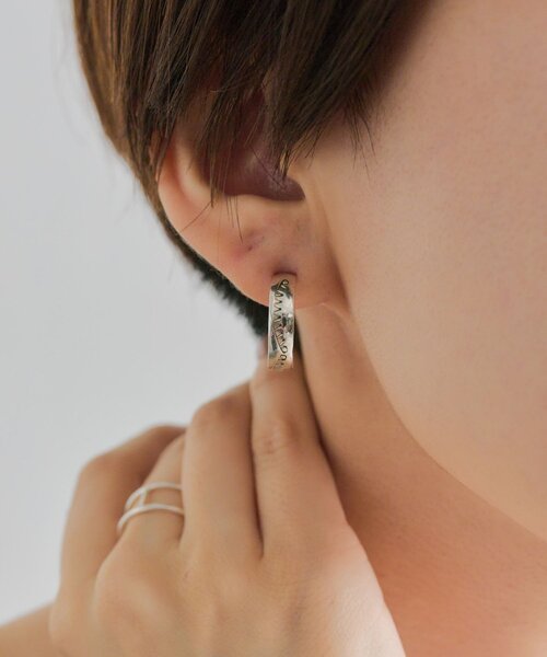 ear PAPILLONNER(イアパピヨネ)の「《スターリングシルバー使用》柄入りミニフープピアス(ピアス(両耳用)・レディース・シルバー系その他4・FREE)」の10枚目の写真