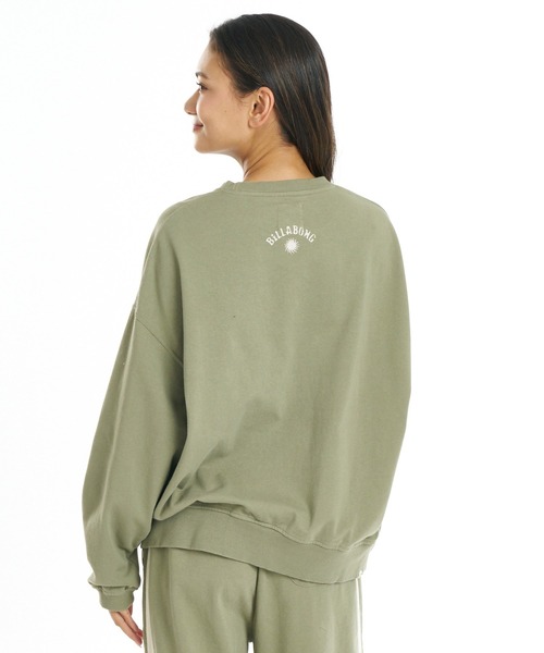 BILLABONG（ビラボン）の「BILLABONG ウィメンズ SURF CAMP HERITAGE CREW トレーナー 【2026年秋冬モデル】/ビラボンショート丈スウェット(セットアップ可能)（スウェット・レディース・ブルー系その他/エメラルド/イエロー系その他・LARGE/MEDIUM）」の19枚目の写真