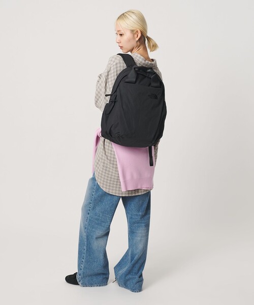 THE NORTH FACE(ザノースフェイス)の「<THE NORTH FACE>フィーカスパック/リュック(バックパック/リュック・レディース・ブラック/ライトグレー・FREE)」の4枚目の写真
