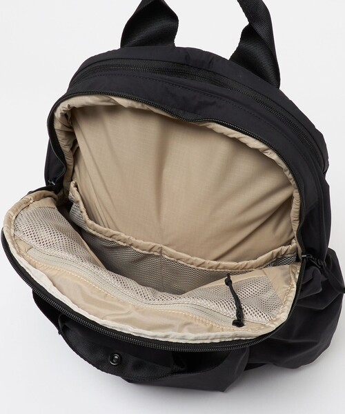THE NORTH FACE(ザノースフェイス)の「<THE NORTH FACE>フィーカスパック/リュック(バックパック/リュック・レディース・ブラック/ライトグレー・FREE)」の11枚目の写真