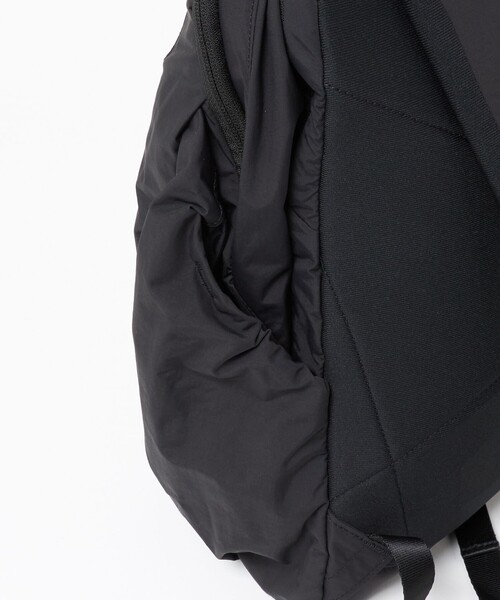 THE NORTH FACE(ザノースフェイス)の「<THE NORTH FACE>フィーカスパック/リュック(バックパック/リュック・レディース・ブラック/ライトグレー・FREE)」の13枚目の写真