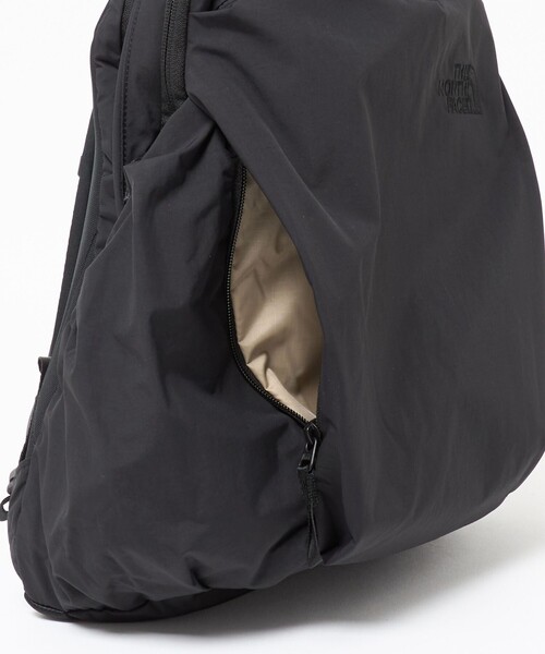 THE NORTH FACE(ザノースフェイス)の「<THE NORTH FACE>フィーカスパック/リュック(バックパック/リュック・レディース・ブラック/ライトグレー・FREE)」の14枚目の写真