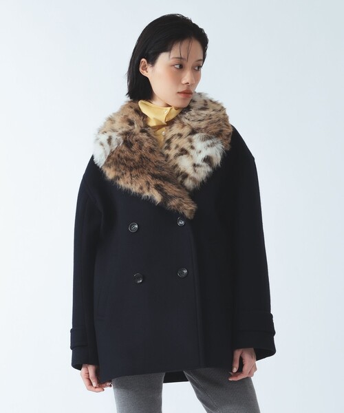 Ray BEAMS(レイビームス)の「フェイク ファーカラー ピーコート(ピーコート・レディース・ダークブラウン/ネイビー・0/1)」の2枚目の写真