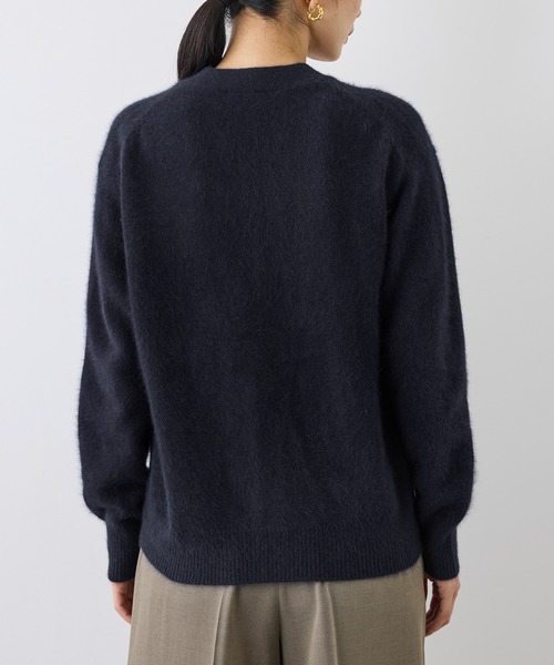 ROPE'（ロペ）の「フォックスカシミヤポケット付きVネックカーディガン（カーディガン/ボレロ・レディース・ベージュ/サックスブルー/ブラウン/ネイビー・38）」の15枚目の写真