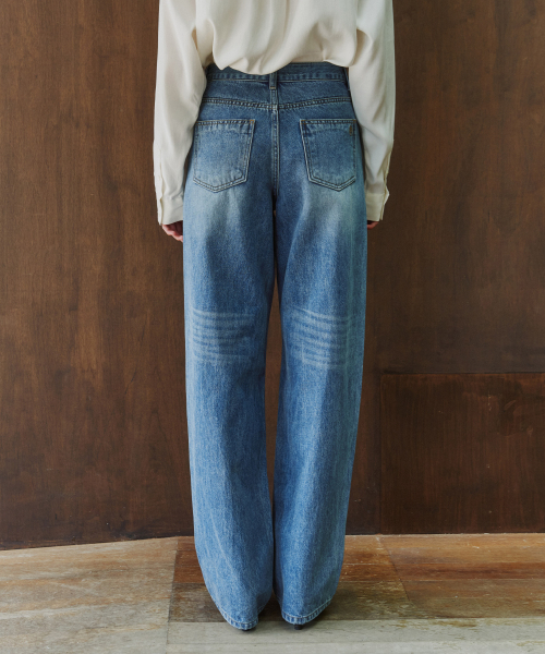 SIYAZU（シヤジュ）の「SIJN6120 BARREL ワイドカーブドデニム_Medium blue（デニムパンツ・レディース・ブルー・SMALL/MEDIUM/LARGE）」の3枚目の写真