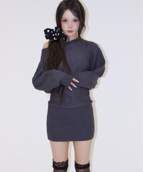 REINE NOIRE(レーヌノワール)の「Slouchy Mood Knit / スラウチー ムード ニット(ワンピース・レディース・グレー・FREE)」の2枚目の写真