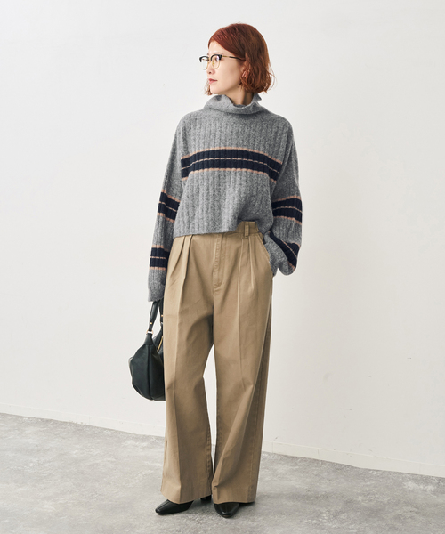 Spick & Span（スピックアンドスパン）の「マルチボーダーハイネックプルオーバー（ニット/セーター・レディース・ネイビー/チャコールグレー・FREE）」の3枚目の写真