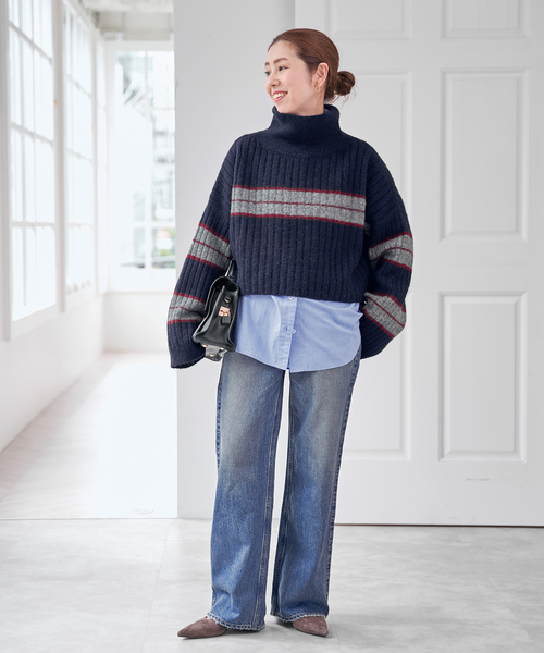 Spick & Span（スピックアンドスパン）の「マルチボーダーハイネックプルオーバー（ニット/セーター・レディース・ネイビー/チャコールグレー・FREE）」の4枚目の写真