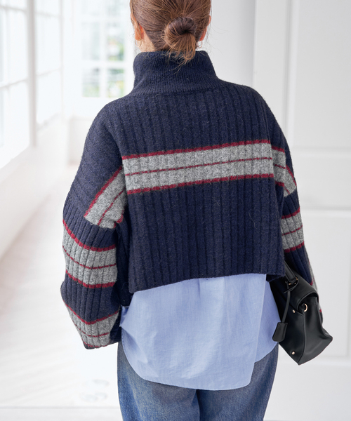 Spick & Span（スピックアンドスパン）の「マルチボーダーハイネックプルオーバー（ニット/セーター・レディース・ネイビー/チャコールグレー・FREE）」の14枚目の写真