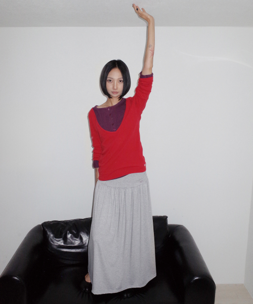 CHICKS(チックス)の「YOKE シャーリングフレア マキシロングスカート メランジ(スカート・レディース・グレー・ONE SIZE)」の3枚目の写真