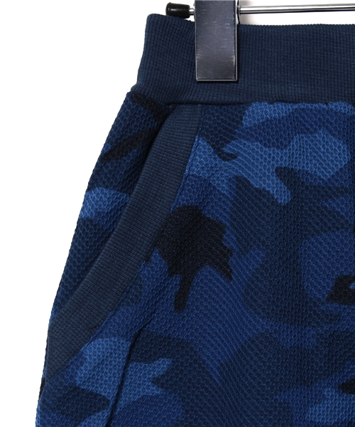 VENCEEXCHANGE（ヴァンスエクスチェンジ）の「kids 鹿の子ショーツ カモフラ総プリント            （その他パンツ・キッズ・ブラック/ネイビー・130cm/140cm/150cm/120cm）」の5枚目の写真