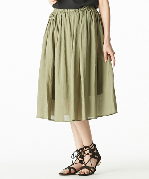 IEDIT（イディット）の「ララ・ステラ　ふんわりと風をはらむミモレ丈ギャザースカート（スカート・レディース・カーキ/ベージュ/パープル・SMALL/LARGE/MEDIUM/X-LARGE/XX-LARGE）」の3枚目の写真