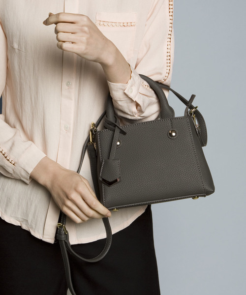 PLAIN CLOTHING(プレーンクロージング)の「スクエアハンドバッグ【PLAIN CLOTHING】(ショルダーバッグ・レディース・ネイビー/ダークグレー/レッド/キャメル/カーキ/ブラック・FREE)」の3枚目の写真