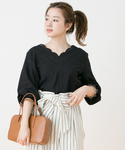 URBAN RESEARCH（アーバンリサーチ）の「 UR スカラップレース7分丈ブラウス（シャツ/ブラウス・レディース・ブラック/オフホワイト/ブルー系その他/ピンク系その他・FREE）」の3枚目の写真