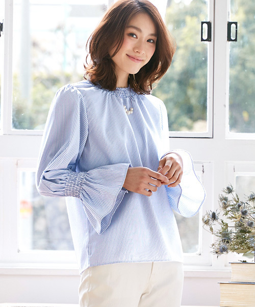 Pierrot(ピエロ)の「キャンディースリーブストライプ柄ブラウス/袖コンシャス(シャツ/ブラウス・レディース・ネイビー/ブルー・M)」の13枚目の写真