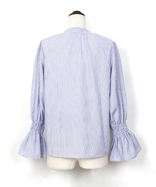 Pierrot(ピエロ)の「キャンディースリーブストライプ柄ブラウス/袖コンシャス(シャツ/ブラウス・レディース・ネイビー/ブルー・M)」の11枚目の写真