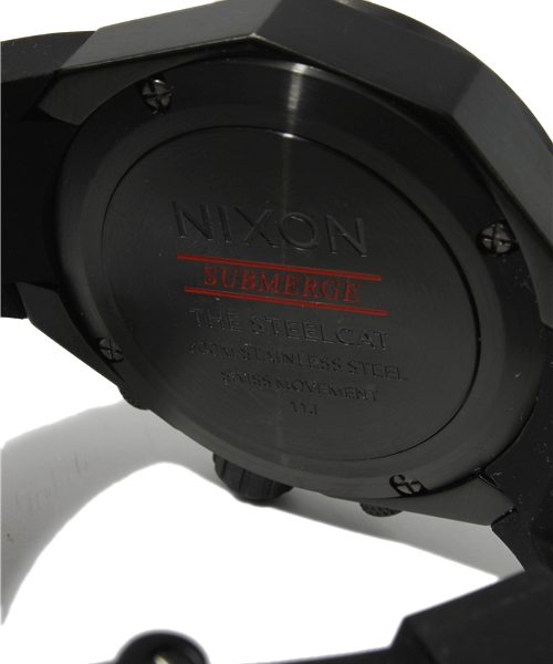 NIXON（ニクソン）の「THE STEELCAT（アナログ腕時計・メンズ・グレー系その他/ブラック×ゴールド/スミクロ/ホワイト/ブラック系その他・FREE）」の9枚目の写真