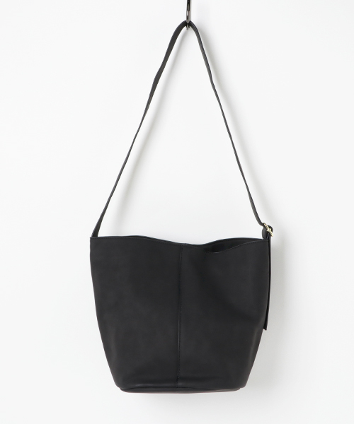 LBC（エルビーシー）の「***ピーチタッチPUバケツショルダー （ショルダーバッグ・レディース・ブラック/オリーブ/ベージュ・FREE）」の2枚目の写真