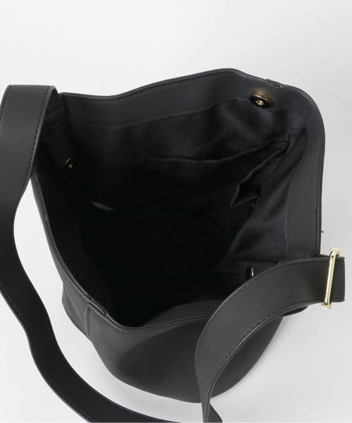 LBC（エルビーシー）の「***ピーチタッチPUバケツショルダー （ショルダーバッグ・レディース・ブラック/オリーブ/ベージュ・FREE）」の6枚目の写真