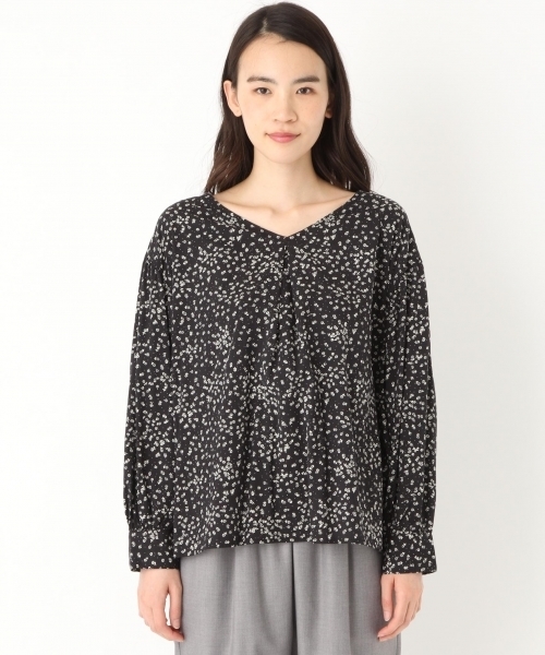 niko and...（ニコアンド）の「オリジナルパフ袖フラワーブラウス（シャツ/ブラウス・レディース・グリーン/オレンジ/ブラック・MEDIUM/LARGE）」の12枚目の写真