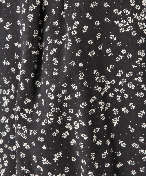 niko and...（ニコアンド）の「オリジナルパフ袖フラワーブラウス（シャツ/ブラウス・レディース・グリーン/オレンジ/ブラック・MEDIUM/LARGE）」の13枚目の写真