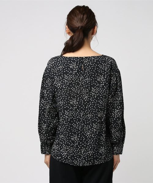 niko and...（ニコアンド）の「オリジナルパフ袖フラワーブラウス（シャツ/ブラウス・レディース・グリーン/オレンジ/ブラック・MEDIUM/LARGE）」の5枚目の写真